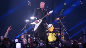 Read more about the article METALLICA- M72 world tour(video)
