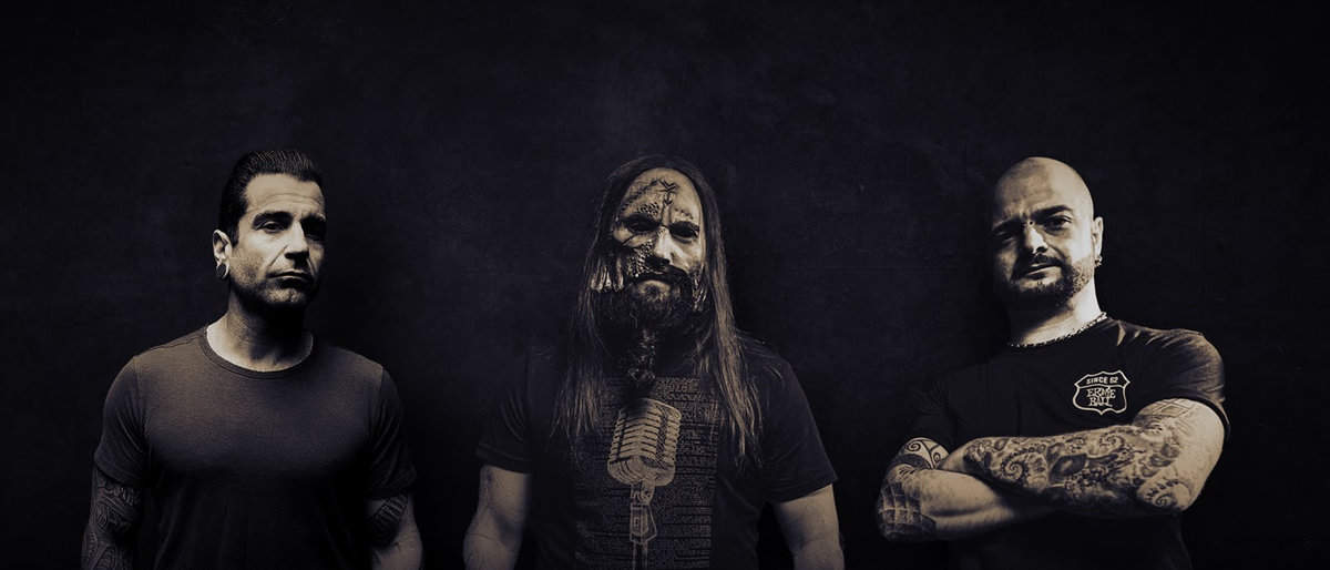 Read more about the article Το διεθνές supergroup Vented παρουσιάζει το ντεμπούτο άλμπουμ του “Cruelty And Corruption”