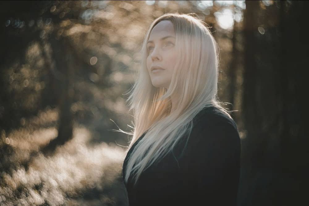 Read more about the article Η dark folk καλλιτέχνιδα Kati Rán κυκλοφορεί το νέο κομμάτι “KÓLGA | 16”