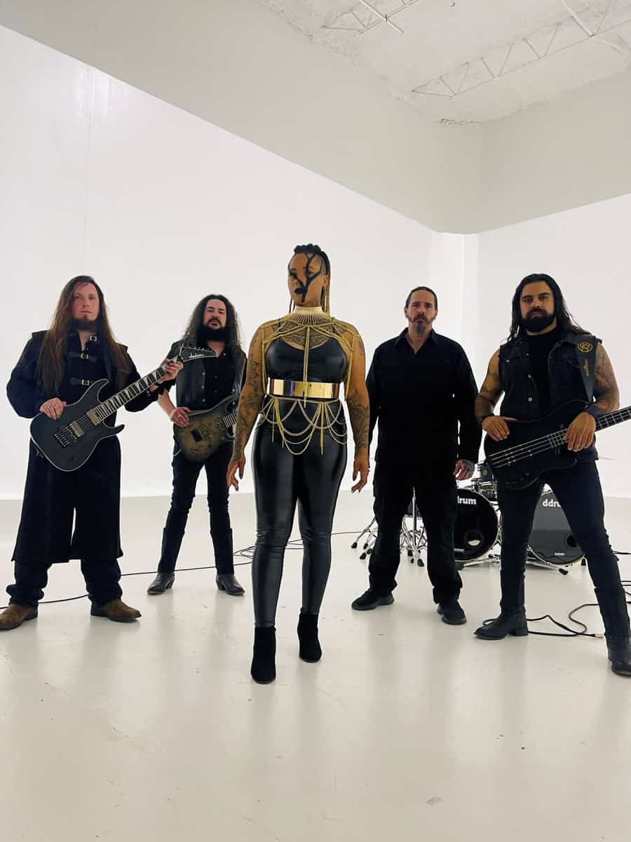 Read more about the article Οι OCEANS OF SLUMBER κυκλοφορούν νέο single