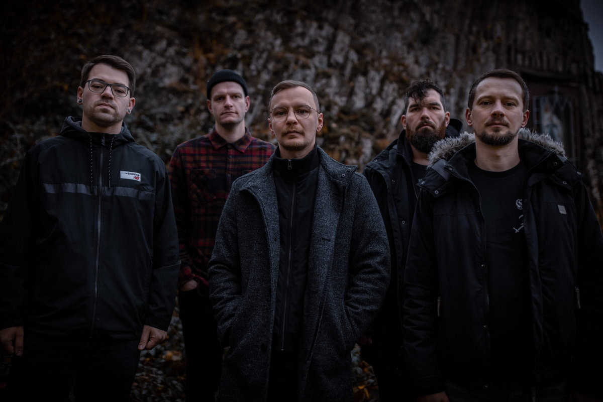 Read more about the article Οι blackened post-metallers KALT κυκλοφορούν το νέο single και music video “ZERFRESSEN”