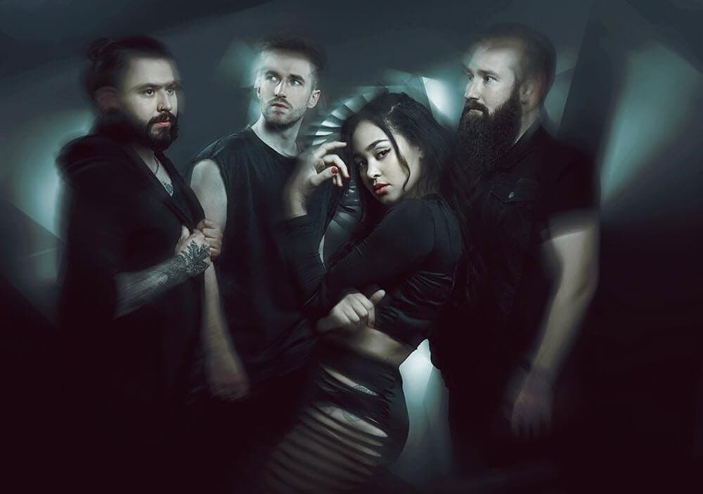 Read more about the article Οι AD INFINITUM αποκαλύπτουν το νέο single “Surrender” συνοδευόμενο από επίσημο μουσικό βίντεο!