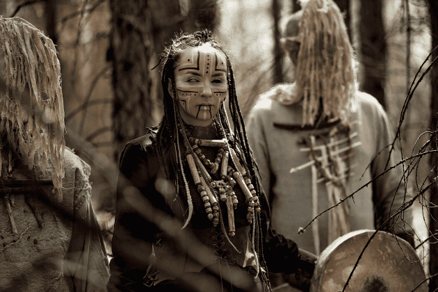 Read more about the article Το Dark Folk ζευγάρι NYTT LAND από τη Σιβηρία κυκλοφορεί τη διασκευή στο “Wait And…