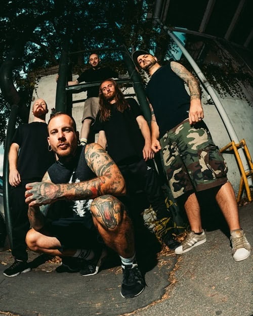 Read more about the article Οι Omega Diatribe κυκλοφορούν το music video “Deviant”