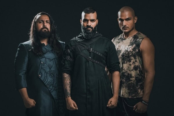 Read more about the article Οι Ινδοί BLOODYWOOD κυκλοφόρησαν ένα live video του “Halla Bol” από το Λονδίνο
