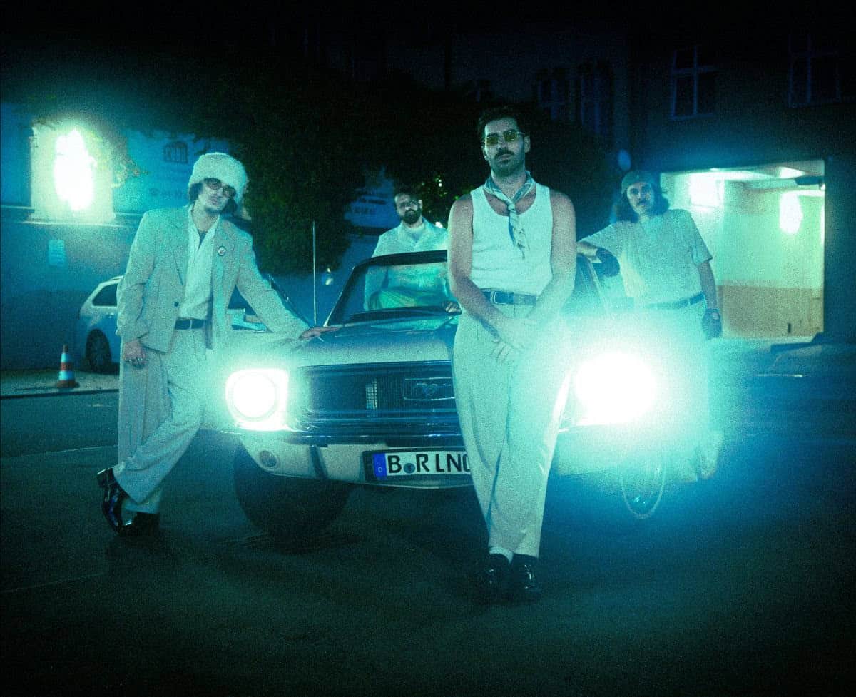 Read more about the article Οι VIANOVA κυκλοφορούν το νέο single “Melanchronic”