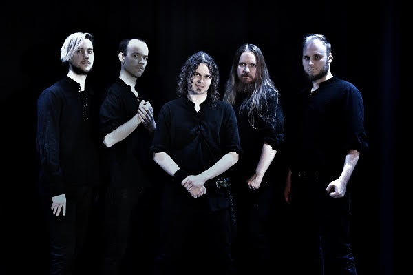 Read more about the article Η Φινλανδική melodic death/folk metal μπάντα Warfarer κυκλοφόρησε την ορχηστρική έκδοση του ντεμπούτου άλμπουμ τους…