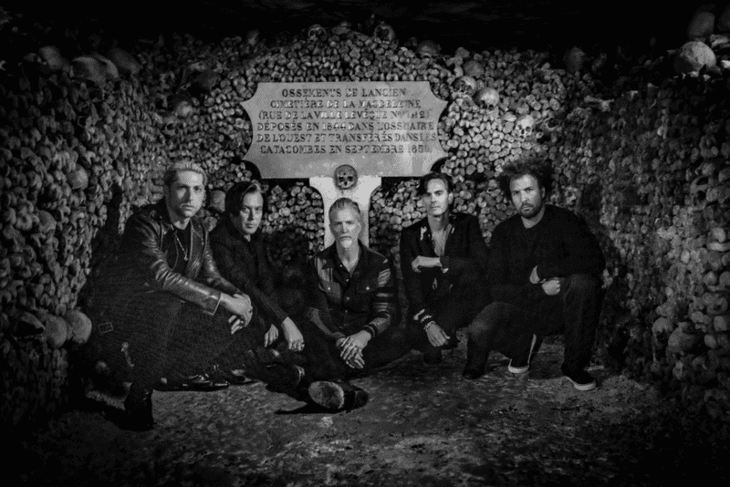 Read more about the article QUEENS OF THE STONE AGE: ALIVE IN THE CATACOMBS | Online Πρεμιέρα – 5 Ιουνίου