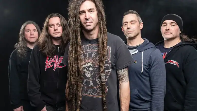 Read more about the article Οι SHADOWS FALL μοιράζονται βίντεο για το νέο τους single “Souls Devoured”
