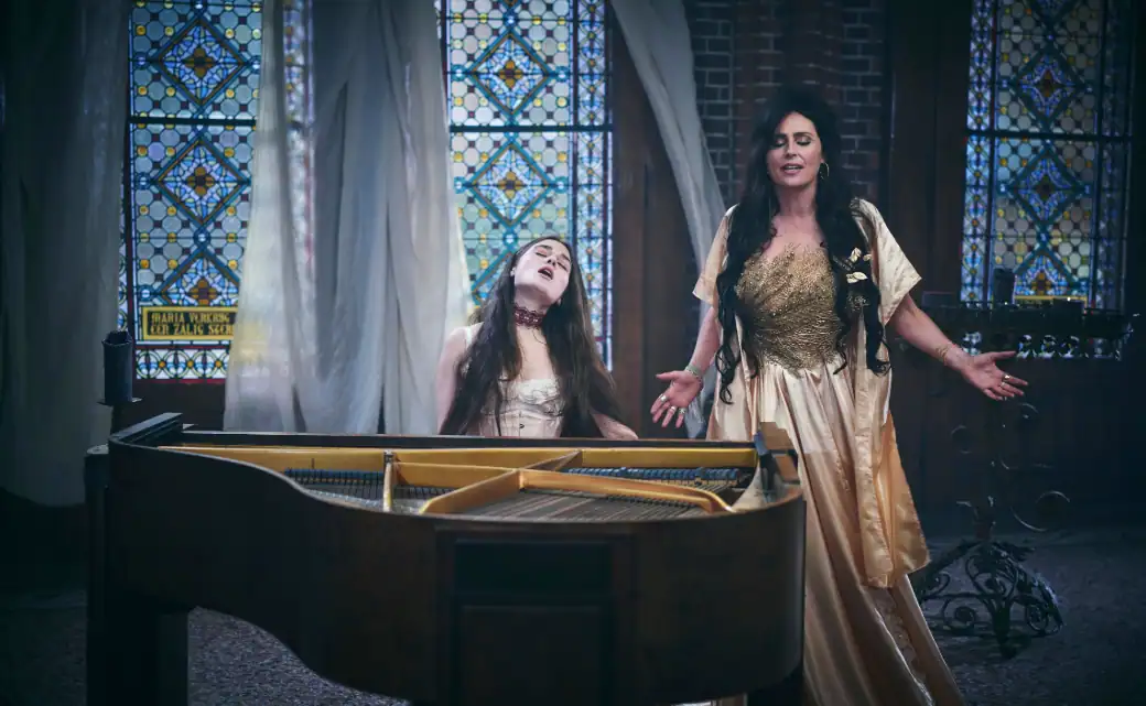 Read more about the article Οι WITHIN TEMPTATION συνεργάζονται με τη διαγωνιζόμενη της Eurovision Jerry Heil για το “Sing Like…