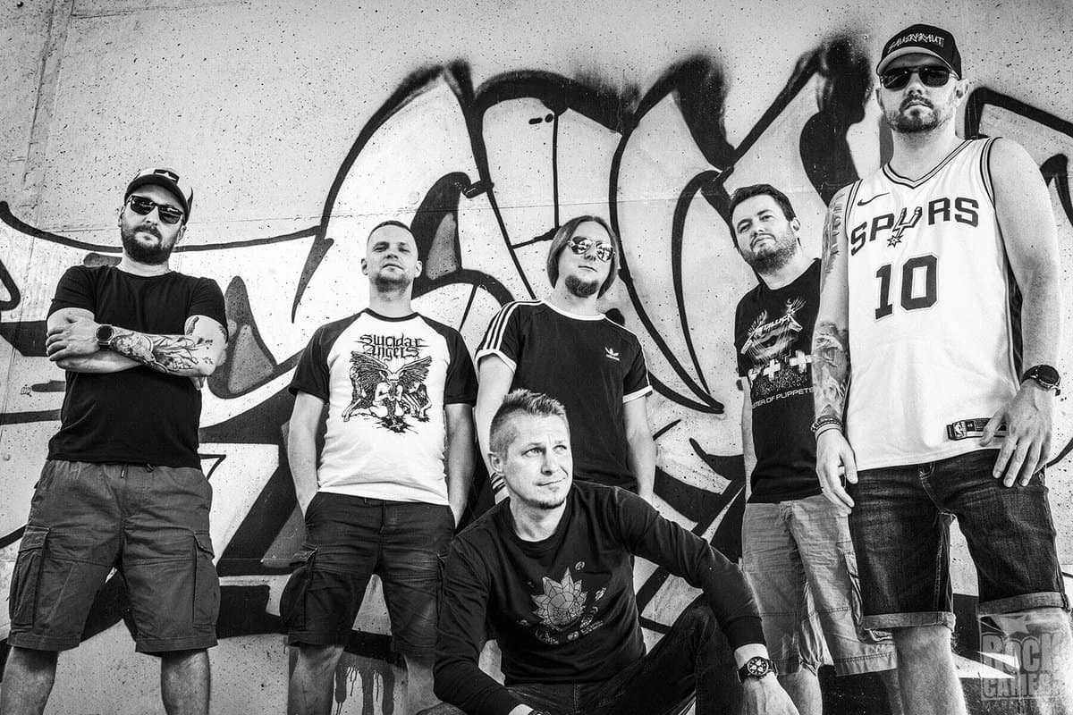 Read more about the article Polish Alternative Metal outfit SAUERKRAUT sign with Wormholedeath