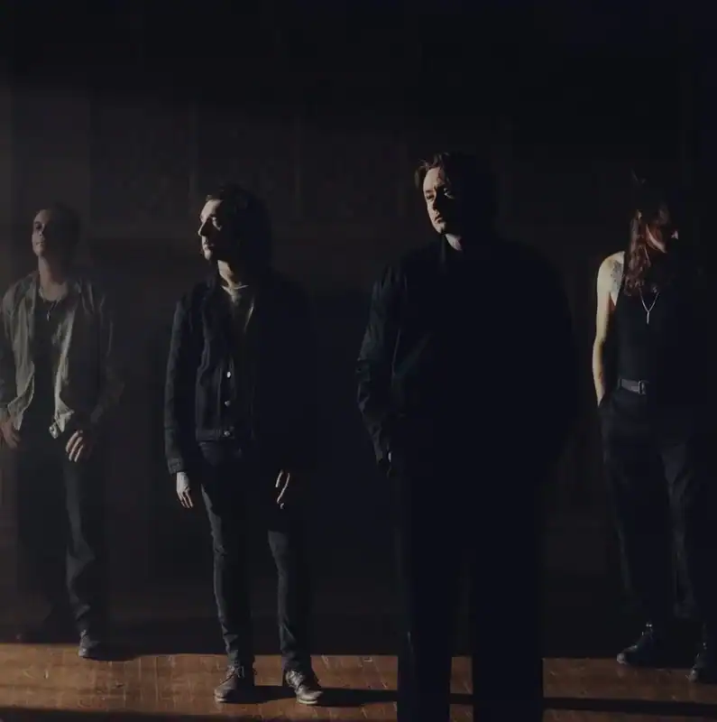 Read more about the article Οι BAD OMENS επιστρέφουν με το νέο single “Specter” συνοδευόμενο από ένα κινηματογραφικό βίντεο