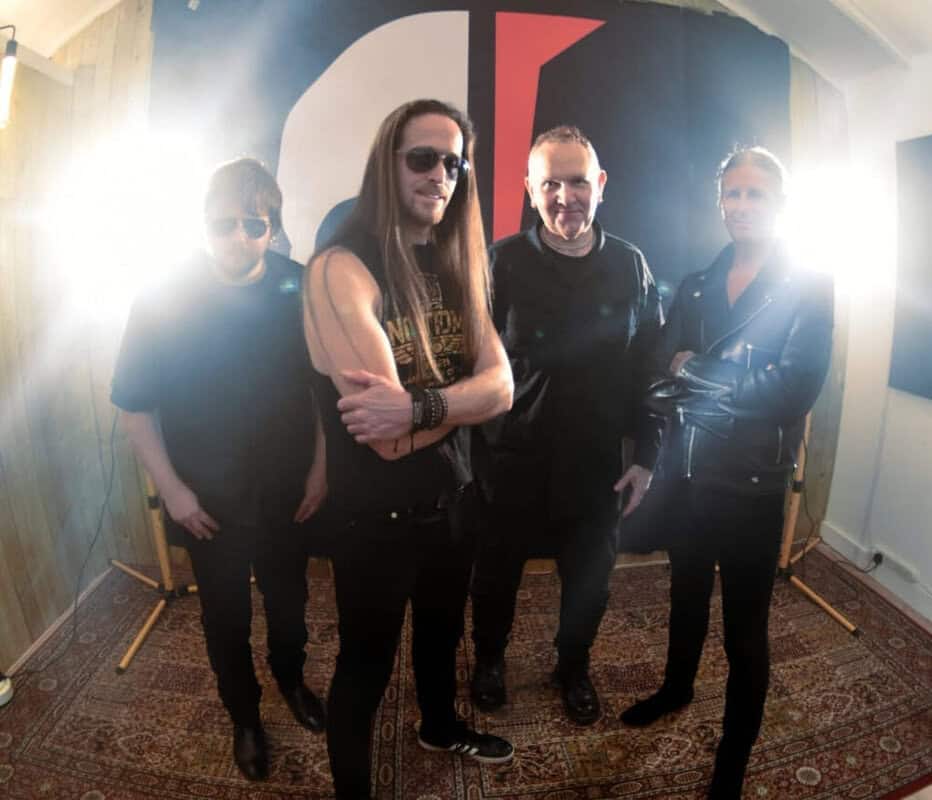 Read more about the article Οι Βρετανοί DA αποκαλύπτουν το πρώτο τους single “Snake”
