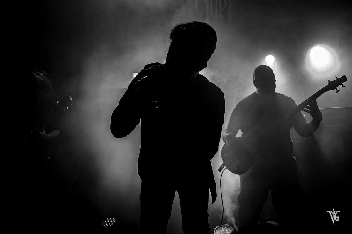 Read more about the article Οι Shattered Hope παρουσιάζουν το νέο live video για το “Sirigmos”