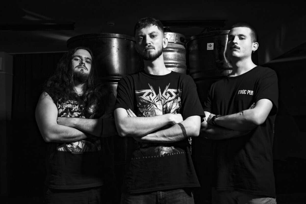 Read more about the article TOXIC PUB: Ακούστε το ντεμπούτο album “To Not Die Blind”