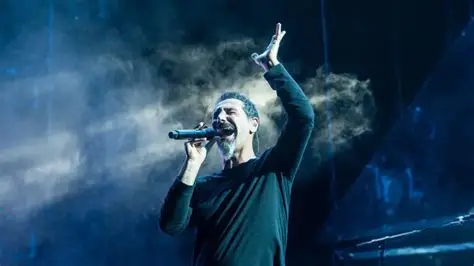Read more about the article SYSTEM OF A DOWN pays tribute to OZZY OSBOURNE with “Snowblind” performance at MetLife Stadium