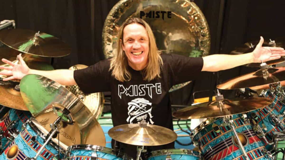 Read more about the article O Nicko McBrain, πρώην ντράμερ των IRON MAIDEN επιστρέφει με ένα Podcast μαζί με τον CEO της Modern Drummer