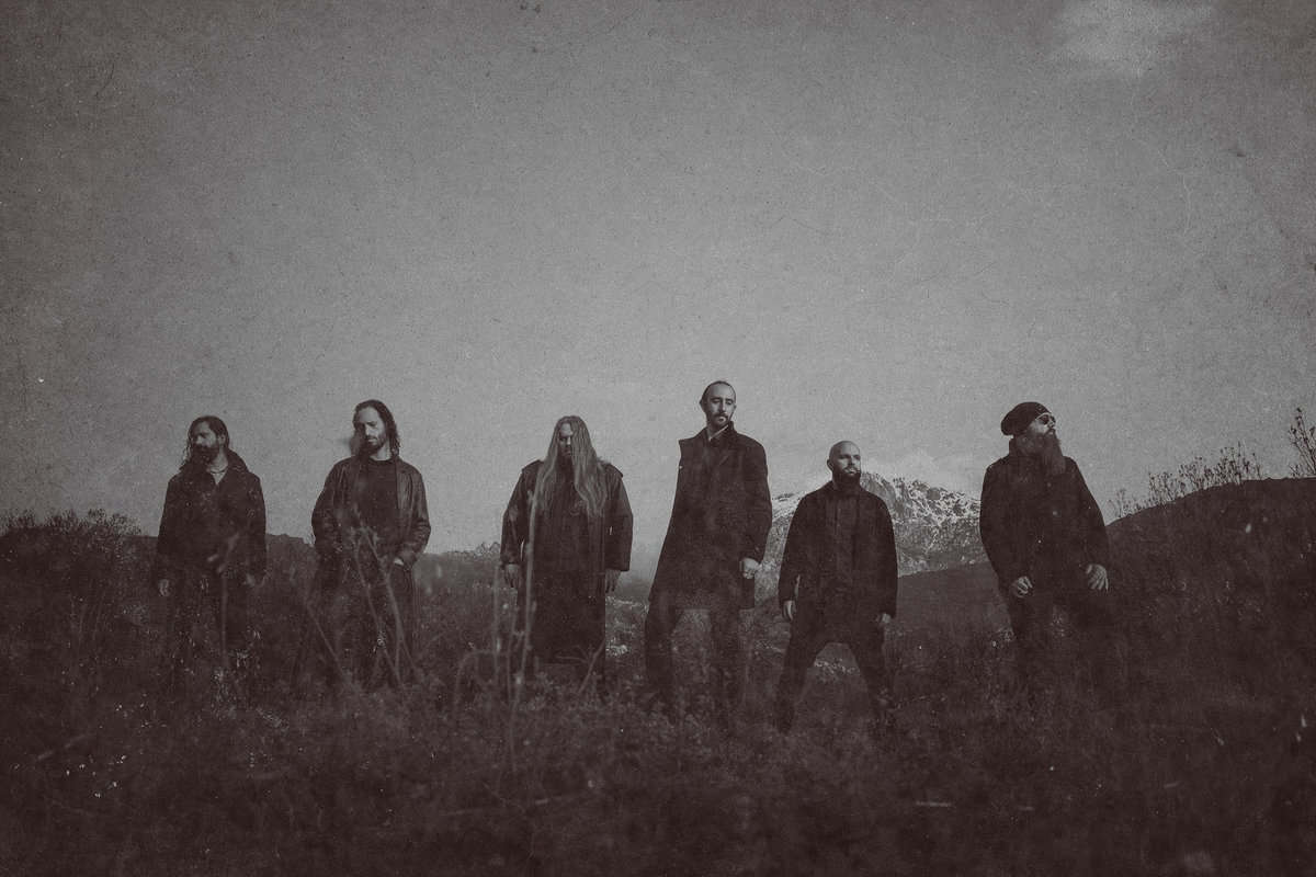 Read more about the article Οι SUN OF THE DYING κυκλοφορούν το νέο άλμπουμ τους “A Throne Of Ashes” τον…