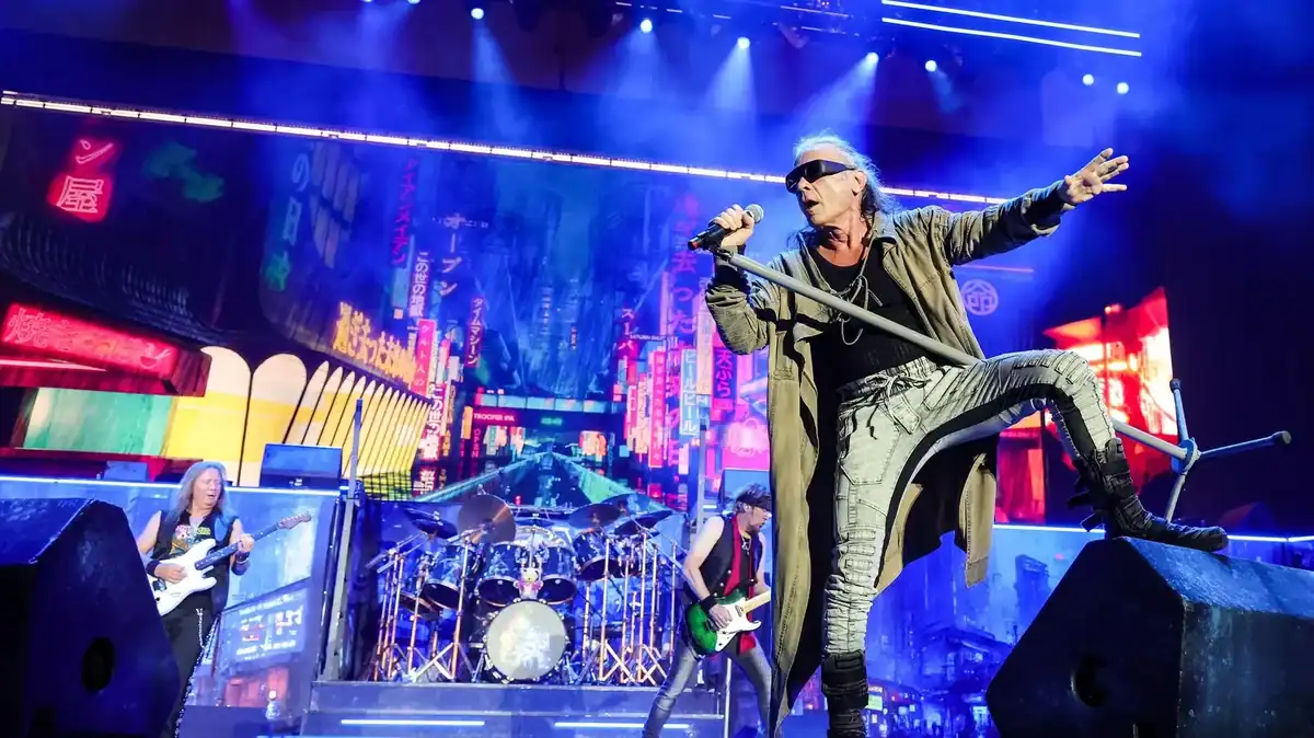 You are currently viewing IRON MAIDEN set to release “Burning Ambition” documentary this May