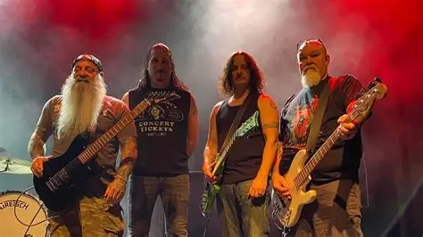 Read more about the article Οι SUN DONT SHINE που αποτελείται από πρώην μέλη των TYPE O NEGATIVE και CROWBAR κυκλοφόρησαν το νέο τους single, “What You Are”