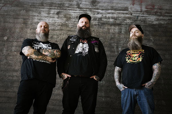 Read more about the article Hexjakt – Swedish Doom-Metal Trio Unveil Lyric Video for New Track “Monolith”