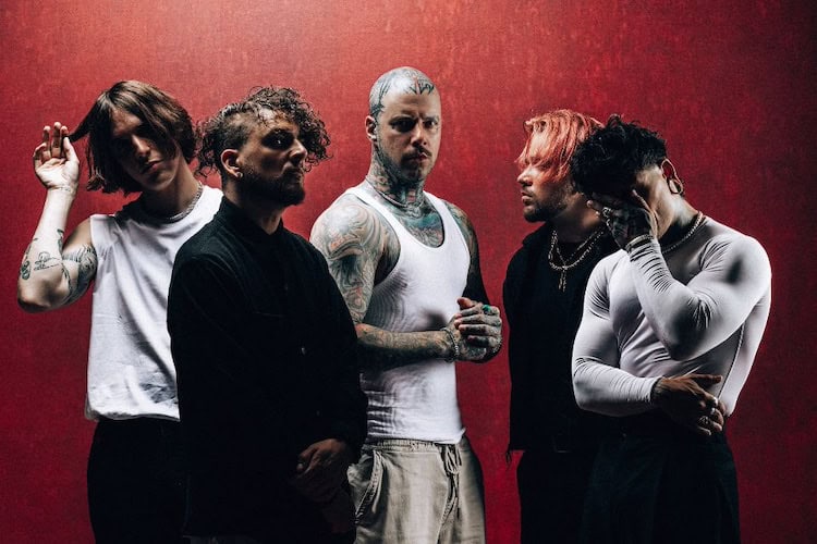 Read more about the article Οι TEN56. μοιράζονται ένα δυνατό και βαθιά συγκινητικό νέο μουσικό βίντεο για το κομμάτι “IO”