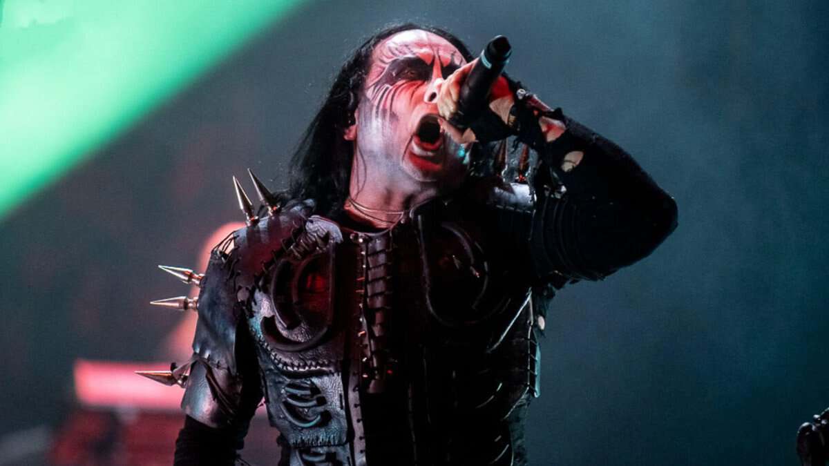 Read more about the article Έξι πρώην μέλη των CRADLE OF FILTH κατέθεσαν αγωγή εναντίον του Dani Filth και της…