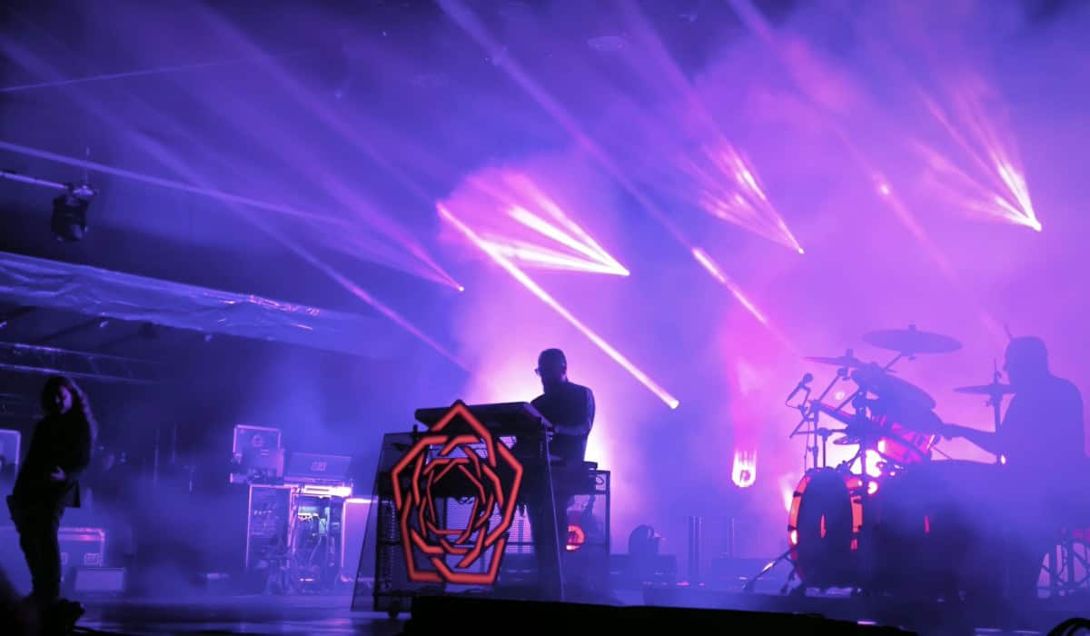 You are currently viewing CARPENTER BRUT returns with new single, “Leather Temple”