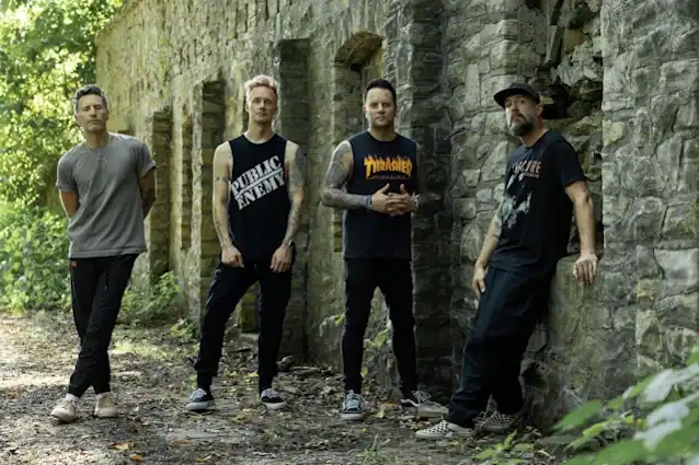 Read more about the article Οι STORY OF THE YEAR κυκλοφορούν το νέο τους single, “Disconnected” από το επερχόμενο άλμπουμ τους “A.R.S.O.N.”