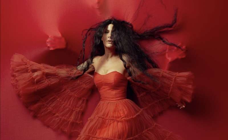 Read more about the article CHARLOTTE WESSELS opens a new chapter with new single “After Us, The Flood”