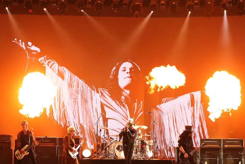 Read more about the article Οι Post Malone, Slash, Duff Mckagan και Chad Smith απέδωσαν φόρο τιμής στον Ozzy Osbourne…