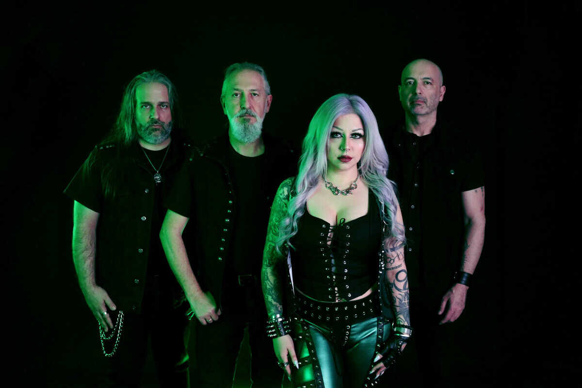 Read more about the article ABSINTHE GREEN release new music video for “Death By A Thousand Cuts”