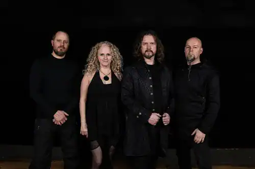 Οι Symphonic Power metallers LIVE υπέγραψαν με τη Wormholedeath και επανακυκλοφορούν το τελευταίο τους άλμπουμ