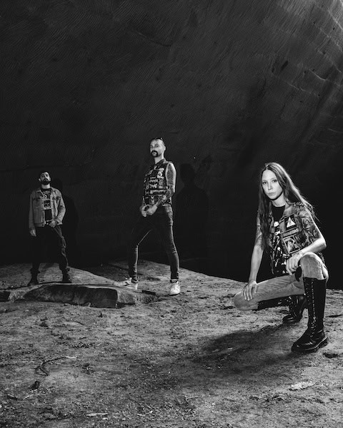 INTO DARKNESS premiere new single “Uranus”